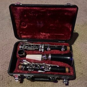 Yamaha Black Clarinet with Silver Details